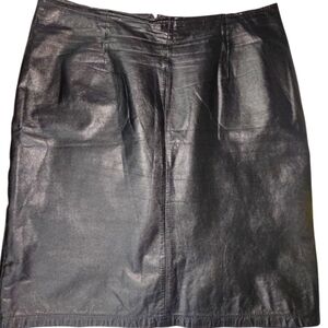 Black Leather Skirt Zip Closer G-lll